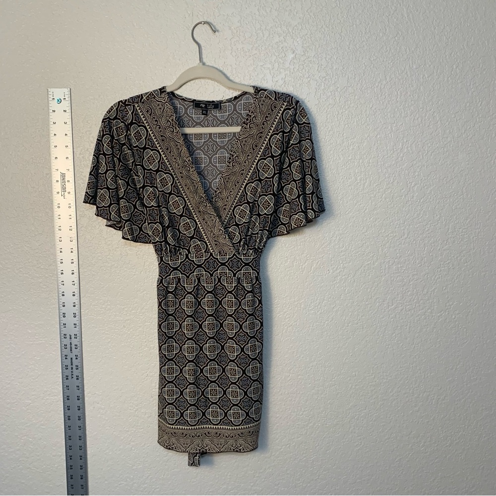 Lily Black and tan, and Cream Geometric Blouse